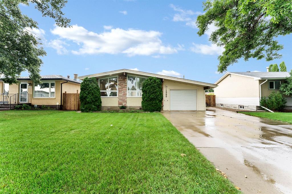 Picture of 1988 28 Street SE, Medicine Hat Real Estate Listing