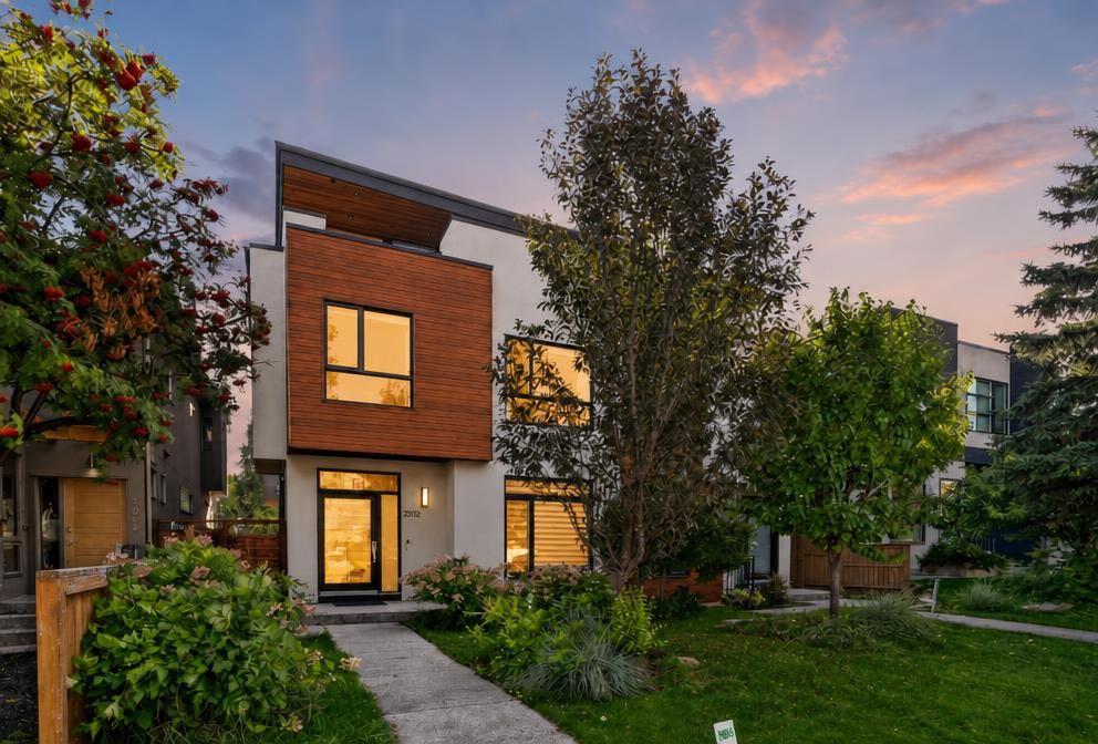 Picture of 3816 17 Street SW, Calgary Real Estate Listing