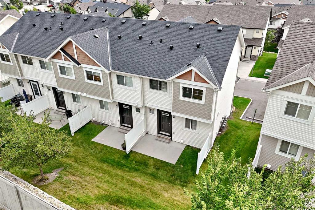 Picture of 152 Pantego Lane NW, Calgary Real Estate Listing