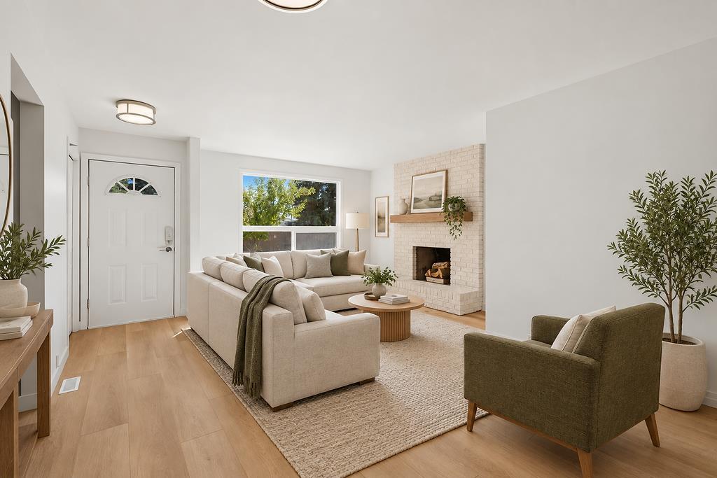 Picture of 148 Cantrell Drive SW, Calgary Real Estate Listing