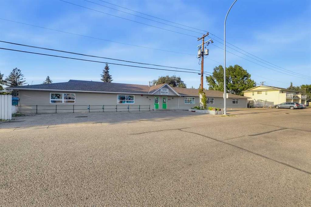 Picture of 1006 / 1008 11 Avenue , High River Real Estate Listing