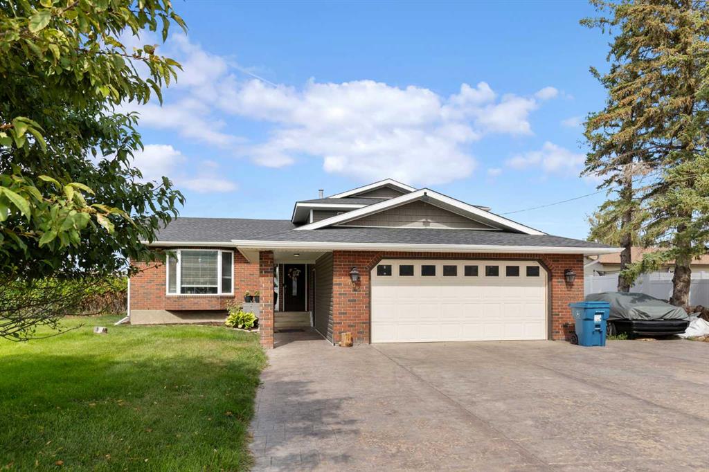 Picture of 706 Broadway Avenue W, Redcliff Real Estate Listing