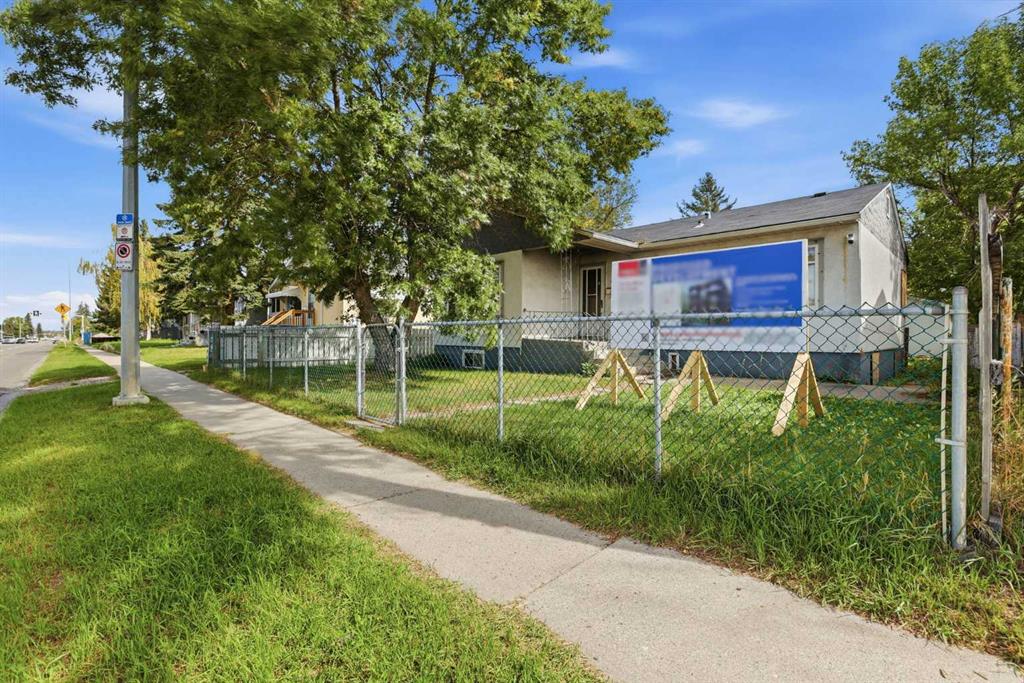 Picture of 3520 Centre Street N, Calgary Real Estate Listing