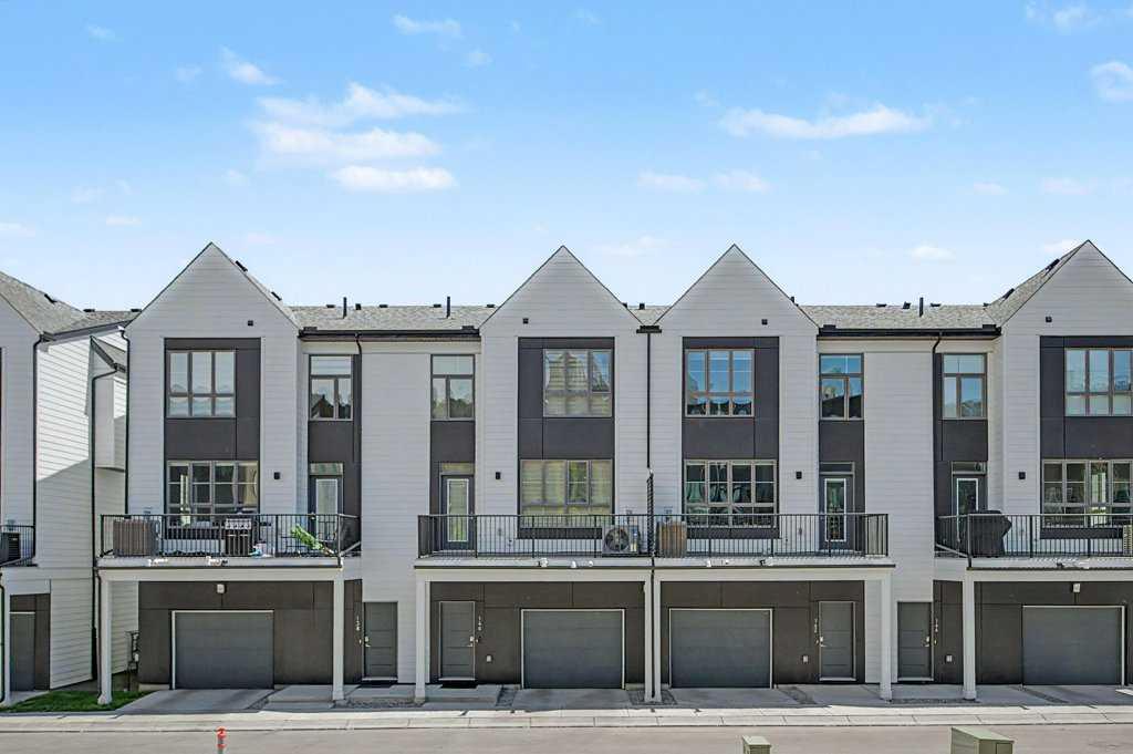 Picture of 140 Sovereign Common SW, Calgary Real Estate Listing