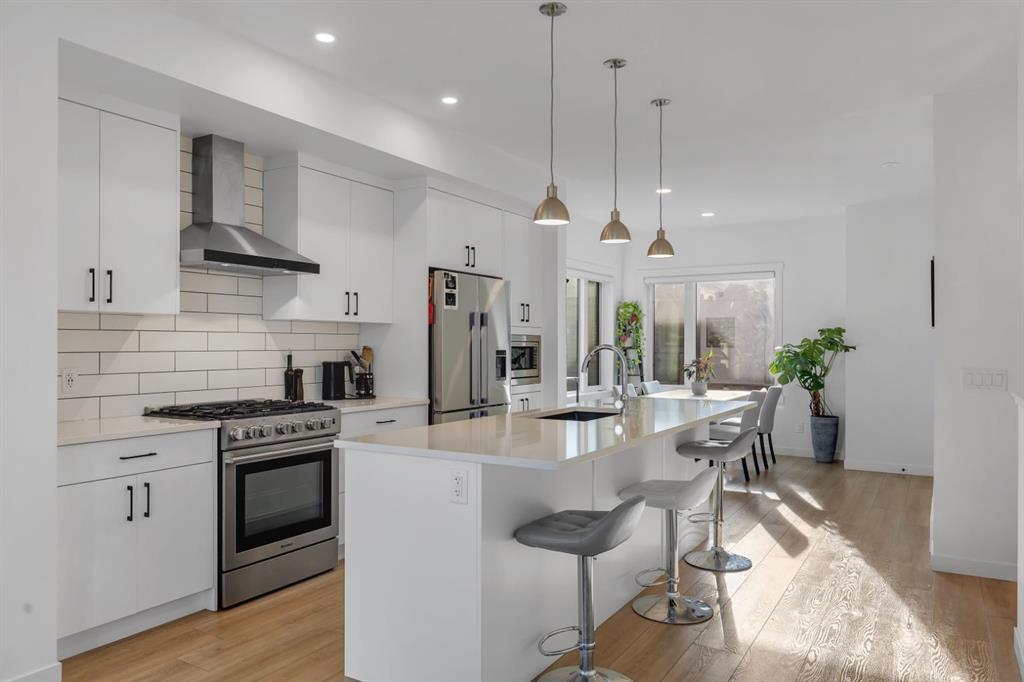 Picture of 213 Greenbriar Common NW, Calgary Real Estate Listing
