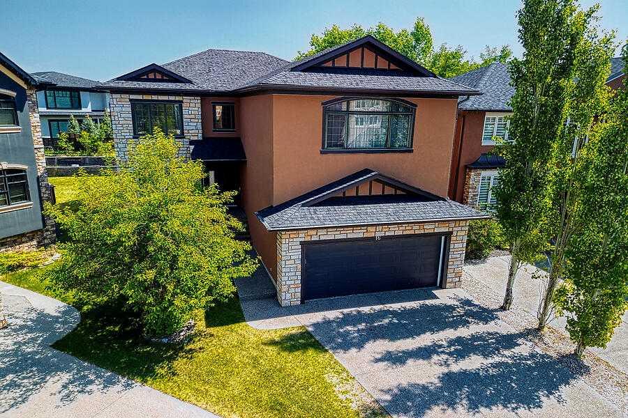 Picture of 16 Rockcliff Point NW, Calgary Real Estate Listing