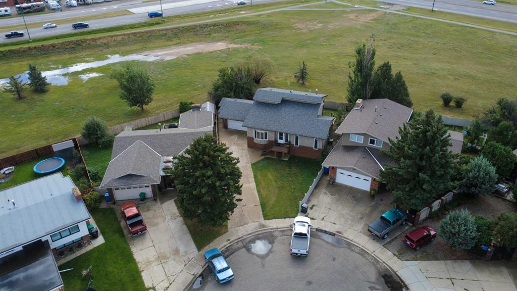 Picture of 2223 42 Street S, Lethbridge Real Estate Listing