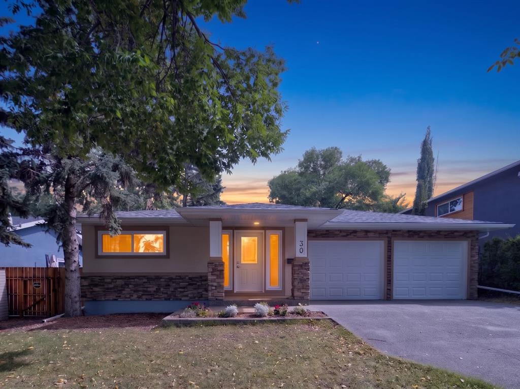 Picture of 30 Wimbledon Drive SW, Calgary Real Estate Listing