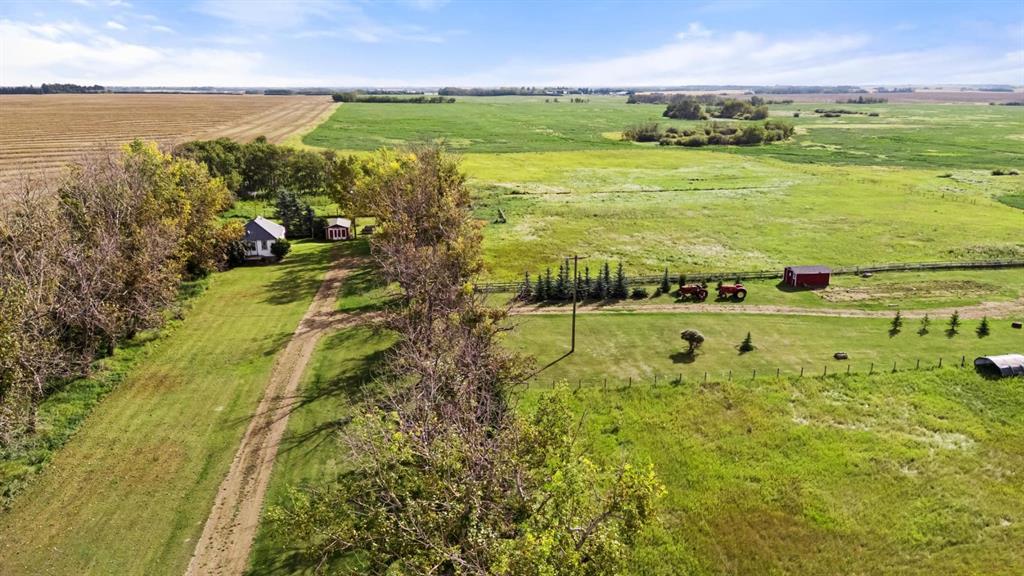 Picture of 38339 RR 195  , Rural Stettler No. 6, County of Real Estate Listing