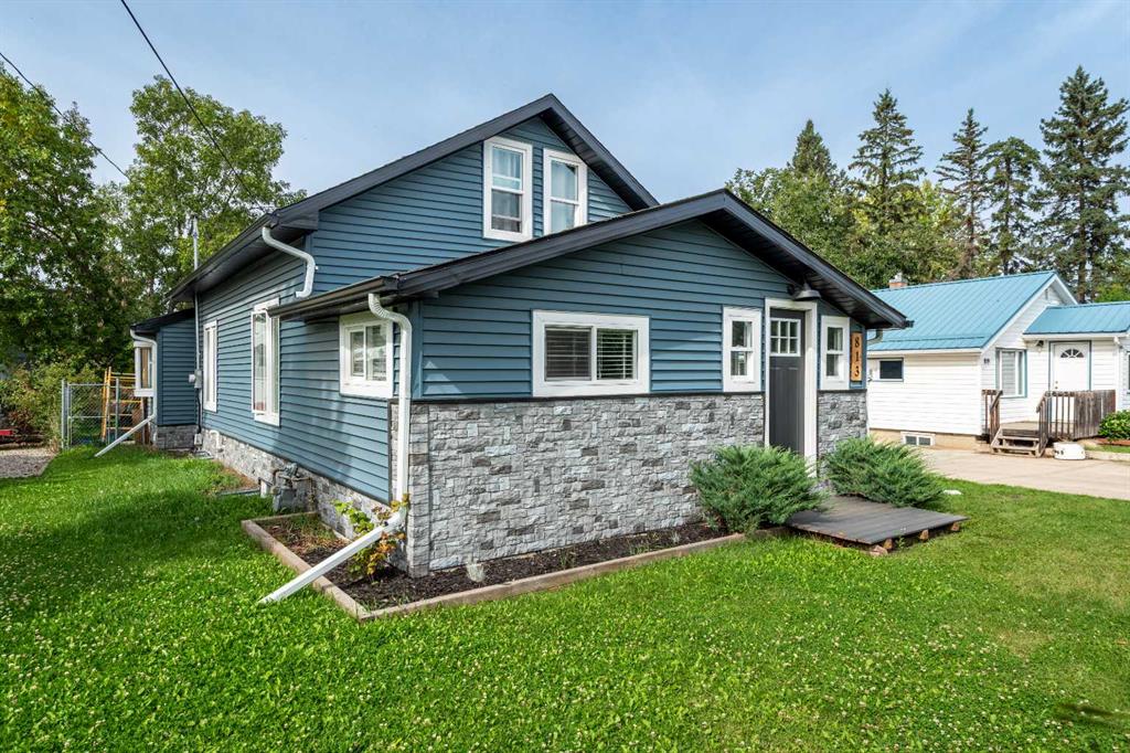 Picture of 813 8 Avenue NE, Three Hills Real Estate Listing