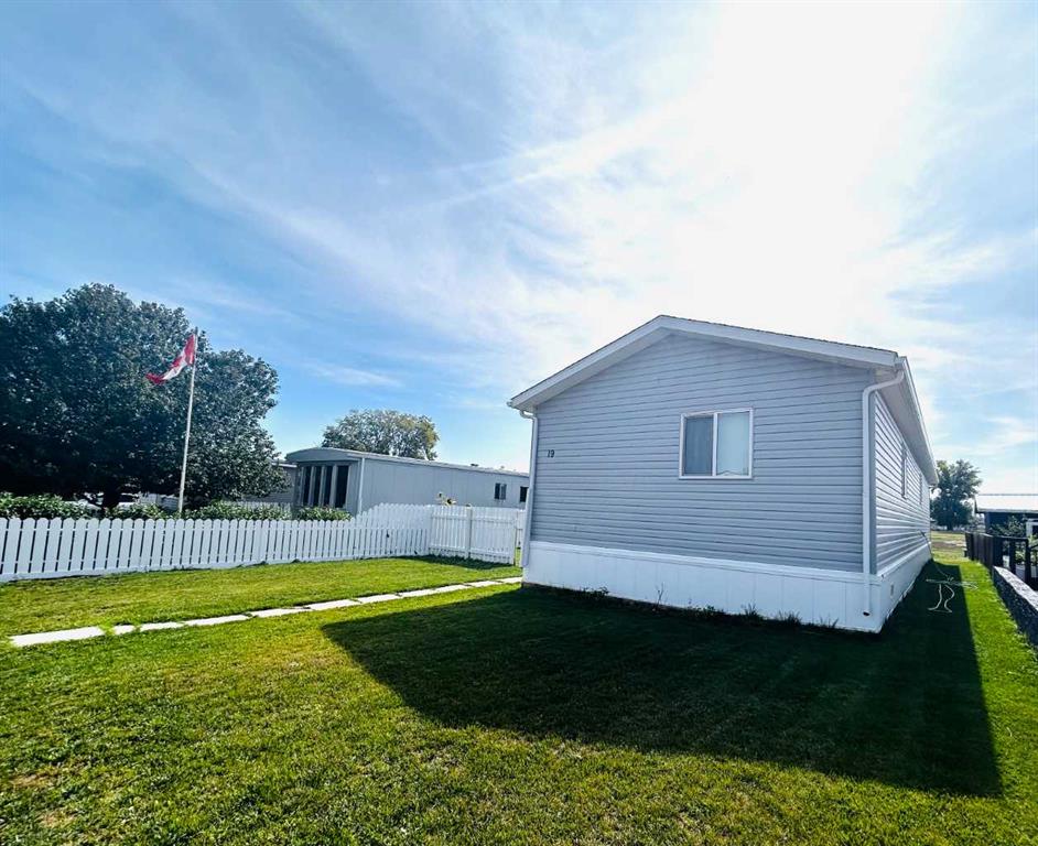 Picture of 19 Eastbrook Drive E, Brooks Real Estate Listing