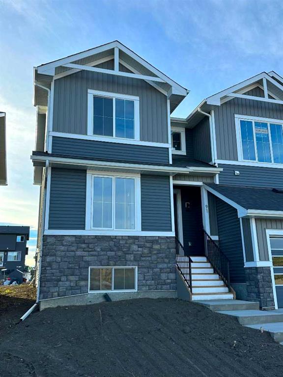 Picture of 91 Agate Road , Cochrane Real Estate Listing