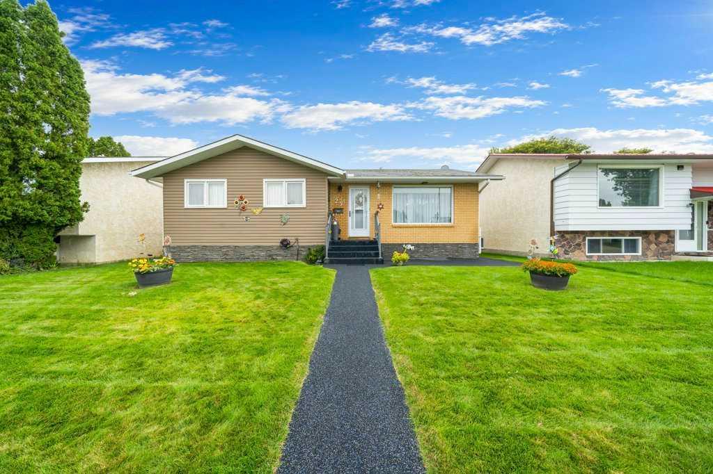 Picture of 29 Cairns Way SE, Medicine Hat Real Estate Listing