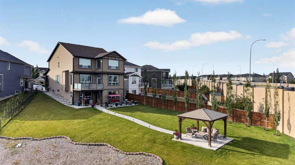 Picture of 40 Sherwood Manor NW, Calgary Real Estate Listing