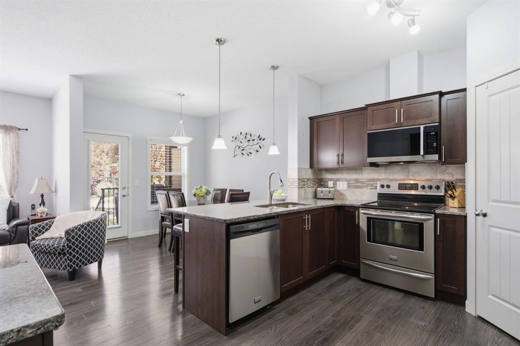 Picture of 126 Copperpond Landing SE, Calgary Real Estate Listing