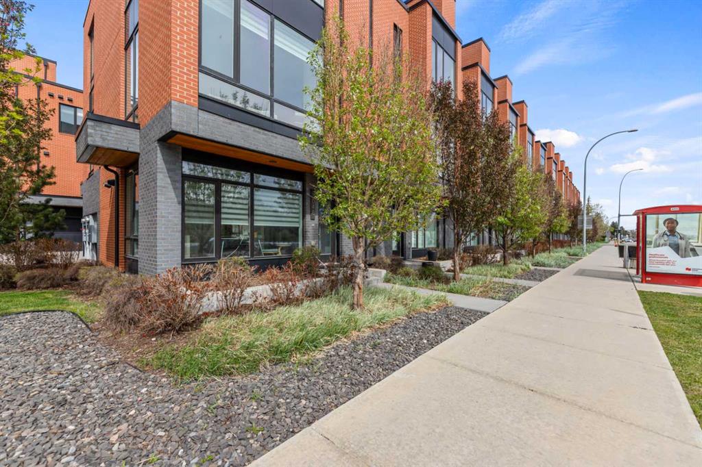Picture of 3040 Parkdale Boulevard NW, Calgary Real Estate Listing