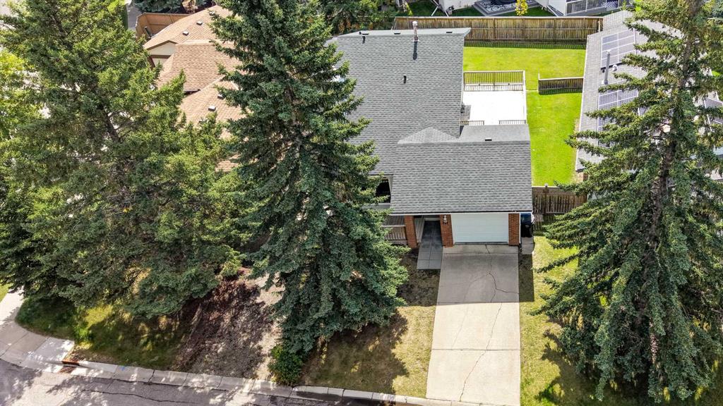 Picture of 367 Woodridge Place SW, Calgary Real Estate Listing