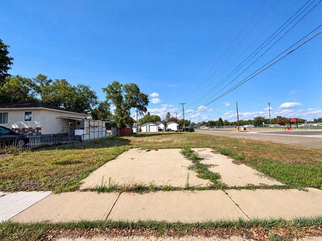 Picture of 178 9 Street NE, Medicine Hat Real Estate Listing