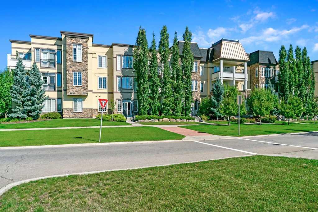 Picture of 205, 39 Quarry Gate SE, Calgary Real Estate Listing