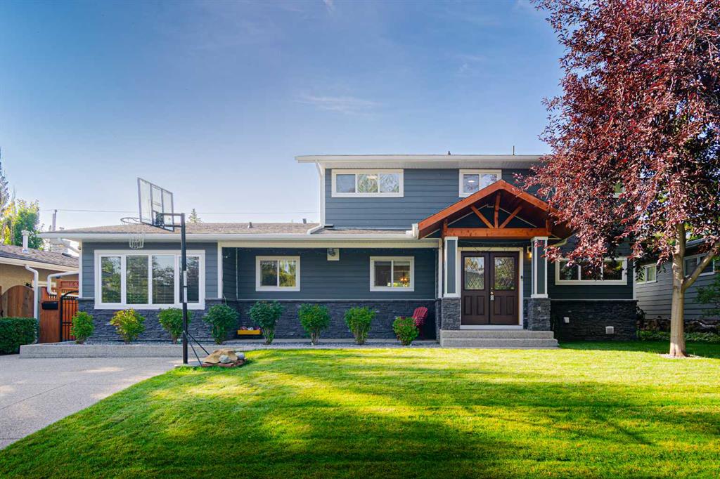 Picture of 164 Cherovan Drive SW, Calgary Real Estate Listing