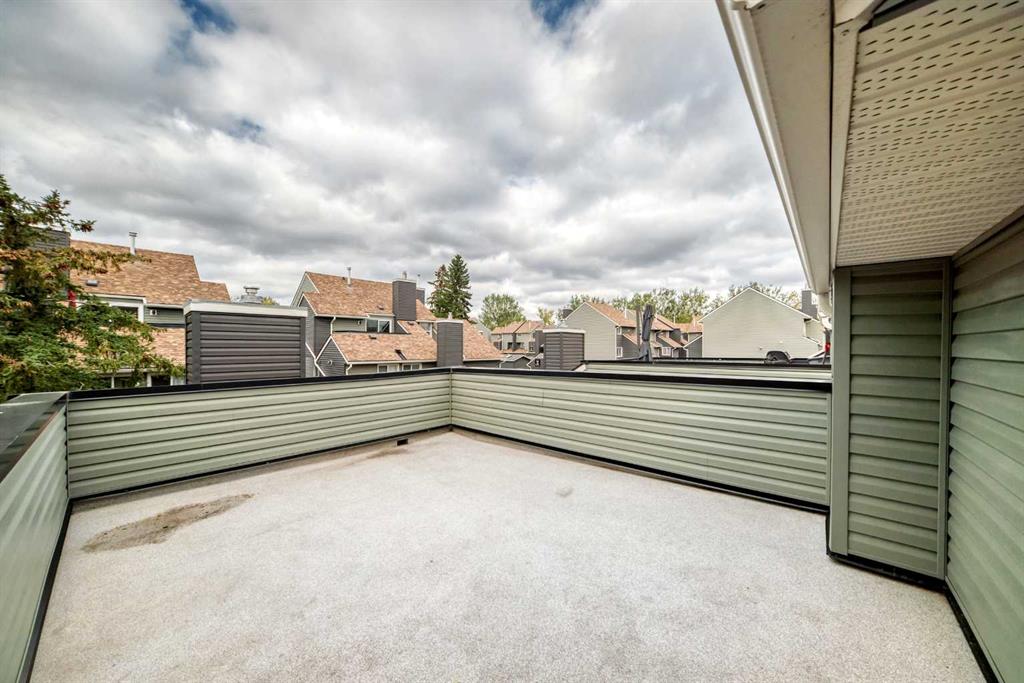 Picture of 225, 33 Glamis Green SW, Calgary Real Estate Listing