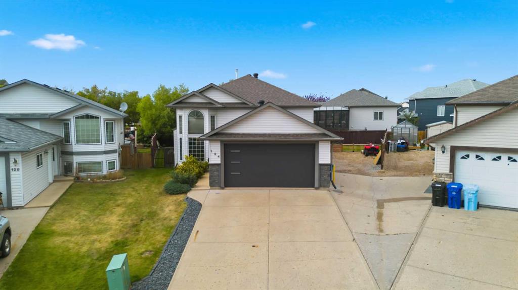 Picture of 124 DICKEY Bay , Fort McMurray Real Estate Listing