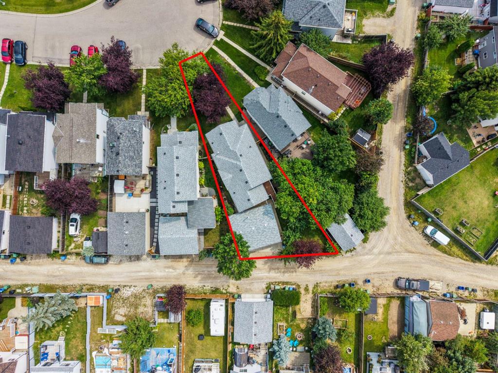 Picture of 32 Country Hills Mews NW, Calgary Real Estate Listing