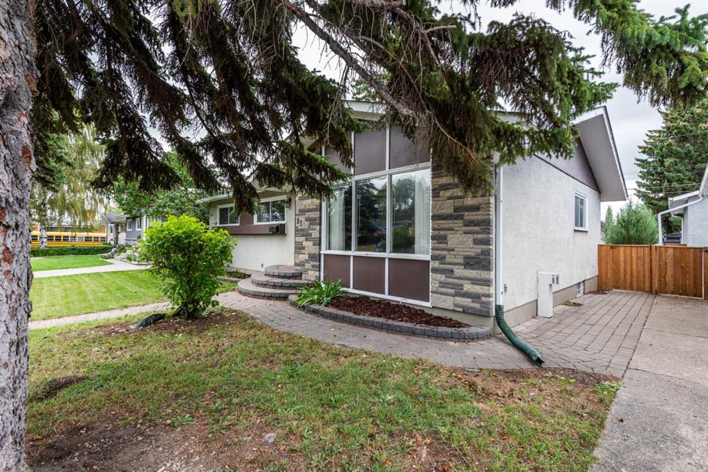 Picture of 23 Arbour Crescent SE, Calgary Real Estate Listing