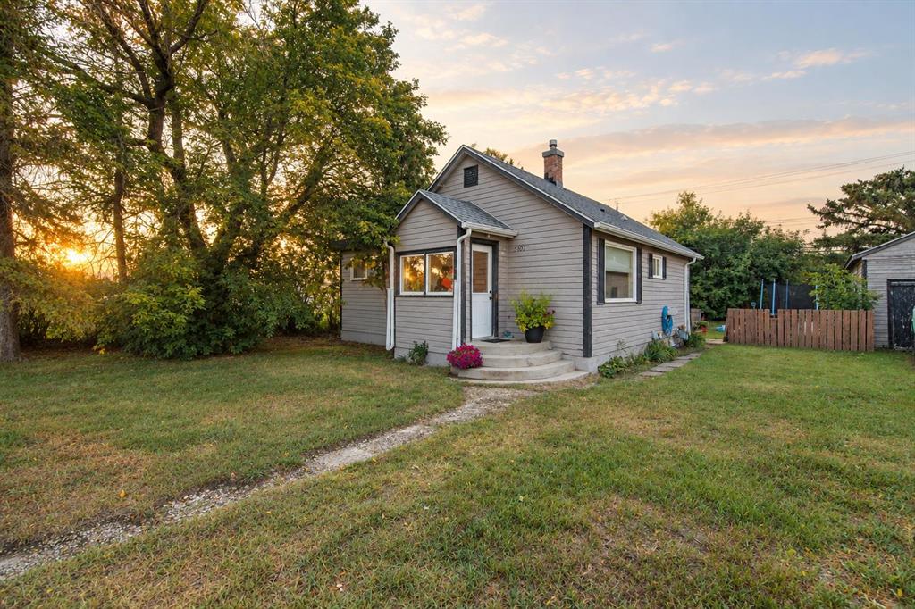 Picture of 5107 Broadway Avenue , Blackfalds Real Estate Listing