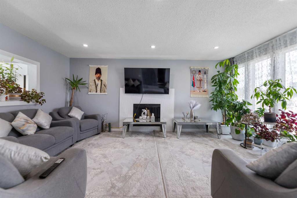 Picture of 35 Templemont Drive NE, Calgary Real Estate Listing