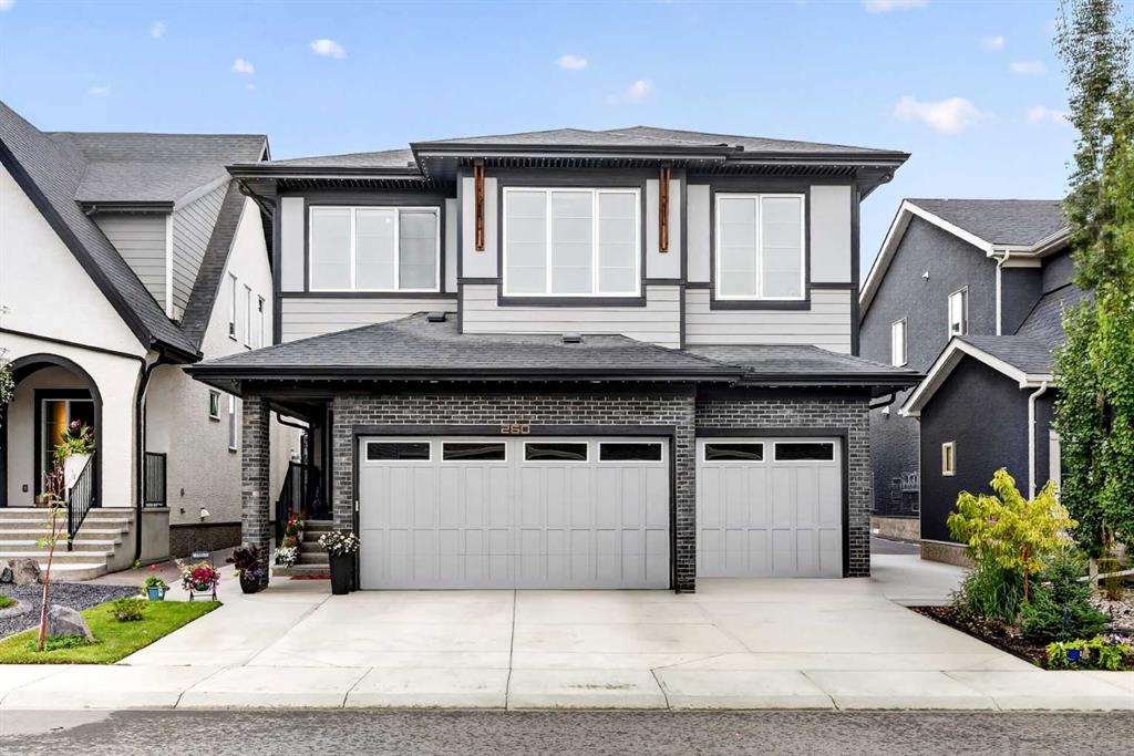Picture of 260 Marina Grove SE, Calgary Real Estate Listing