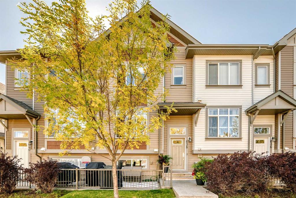 Picture of 638 Copperpond Boulevard SE, Calgary Real Estate Listing