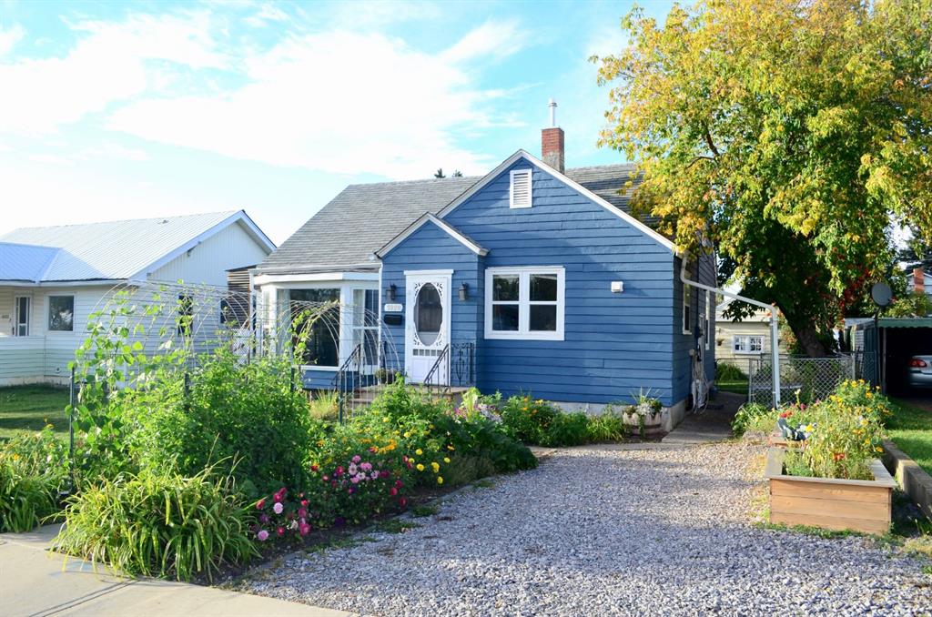Picture of 5028 44 Street , Innisfail Real Estate Listing