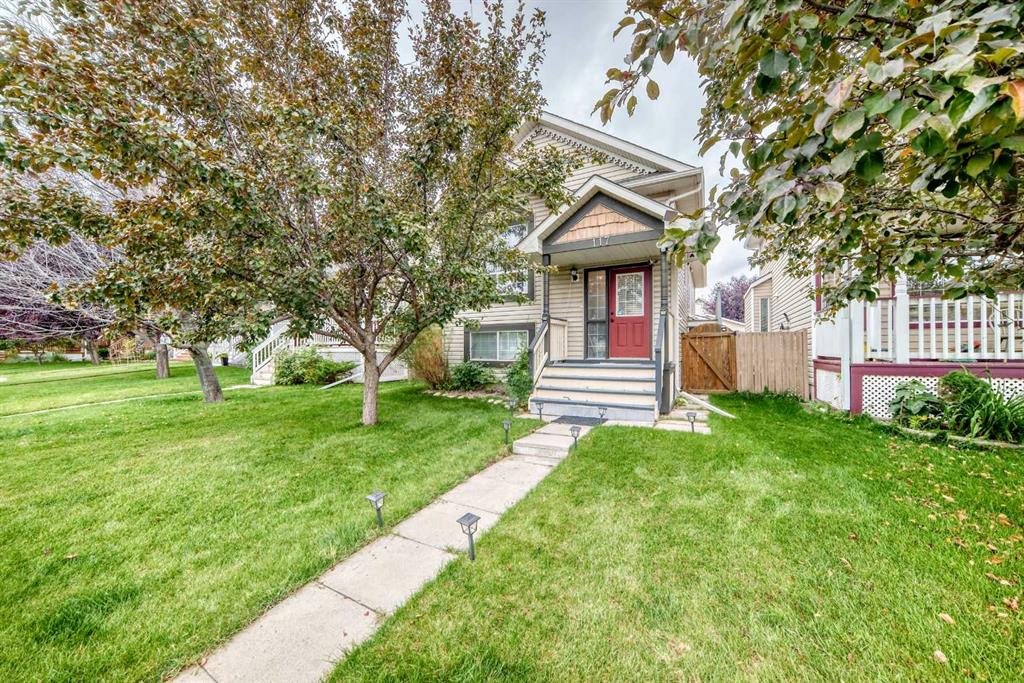 Picture of 117 Bridleglen Manor SW, Calgary Real Estate Listing