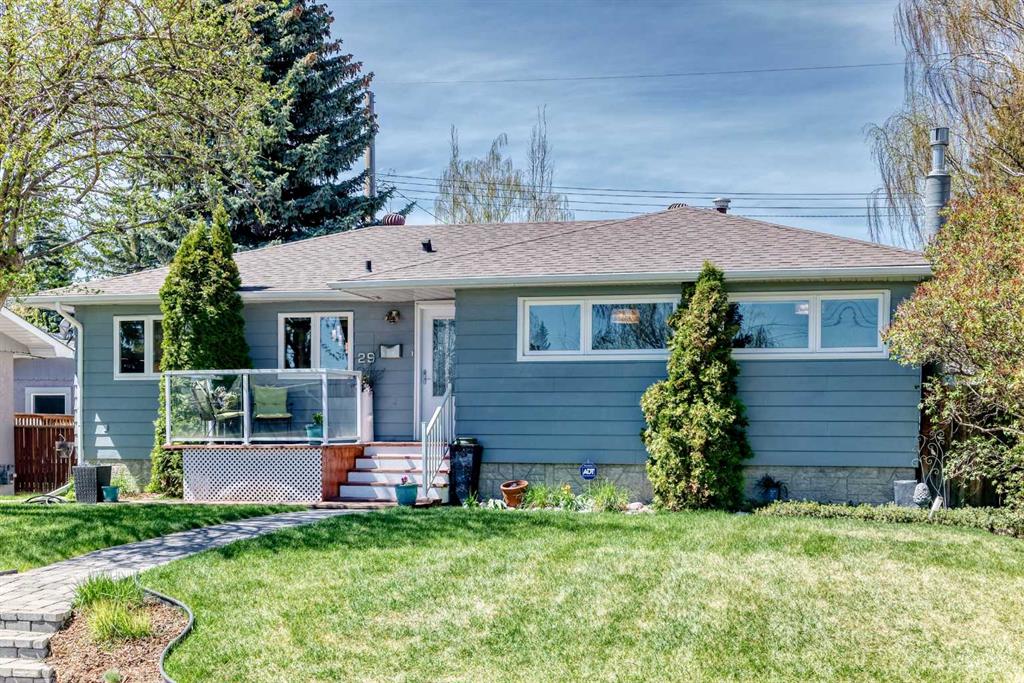Picture of 29 Chisholm Crescent NW, Calgary Real Estate Listing