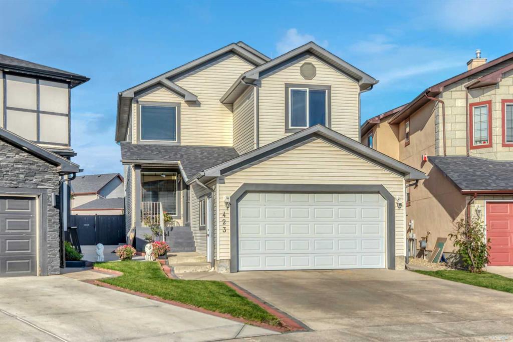Picture of 423 Taracove Estate Drive NE, Calgary Real Estate Listing