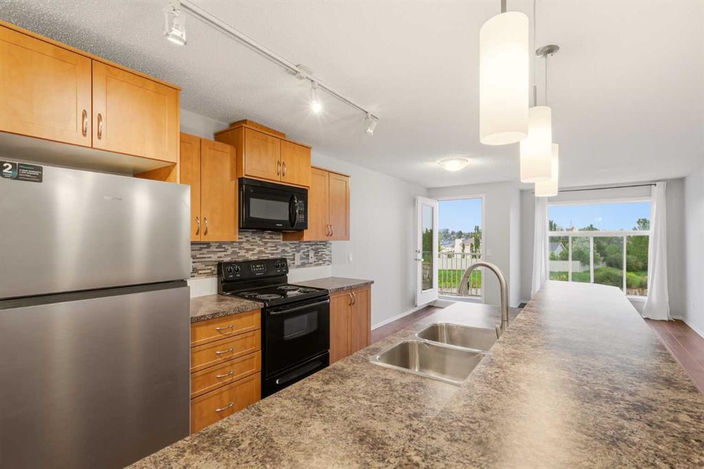 Picture of 2323, 700 Willowbrook Road NW, Airdrie Real Estate Listing