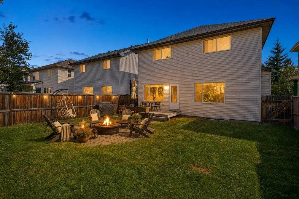 Picture of 646 Chaparral Drive SE, Calgary Real Estate Listing