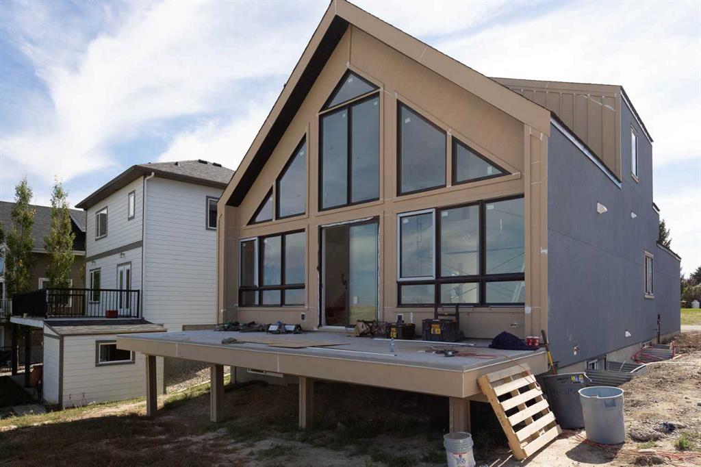 Picture of 64 White Pelican Way , Rural Vulcan County Real Estate Listing