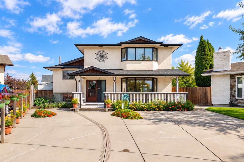Picture of 224 Pinetree Bay NE, Calgary Real Estate Listing