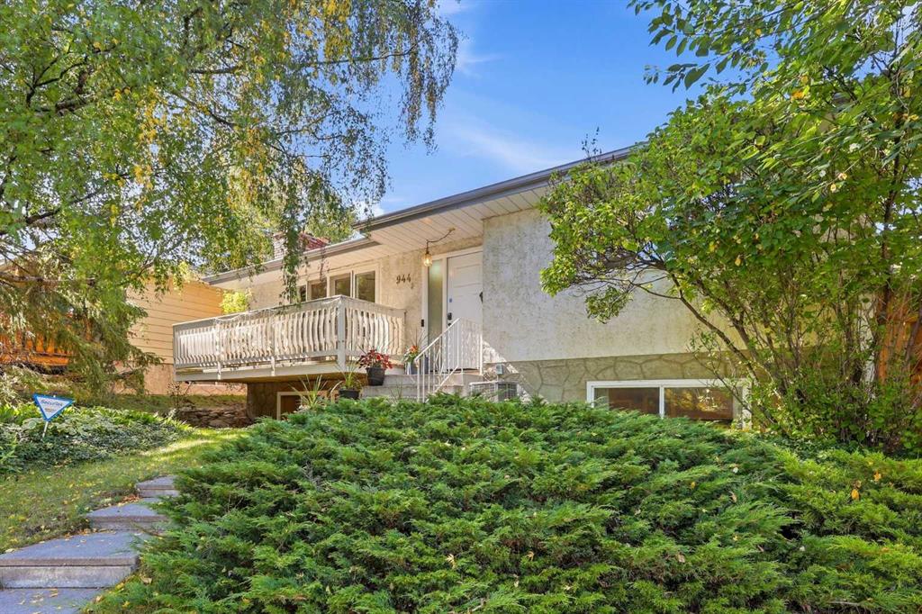 Picture of 944 Canna Crescent SW, Calgary Real Estate Listing