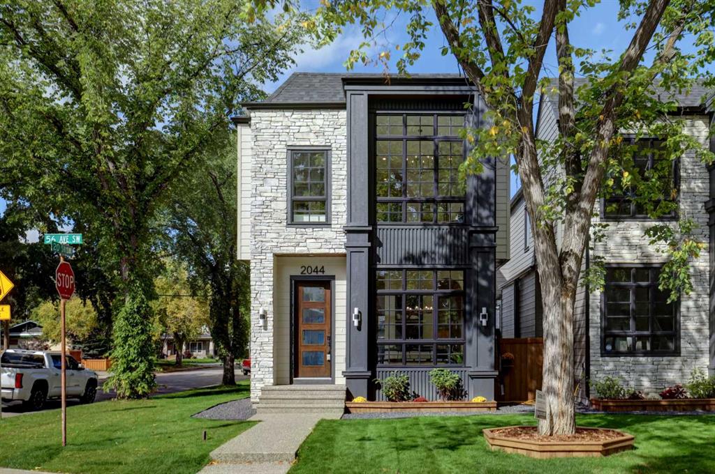 Picture of 2044 56 Avenue SW, Calgary Real Estate Listing