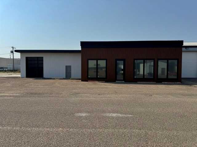 Picture of 841 14 Street SW, Medicine Hat Real Estate Listing