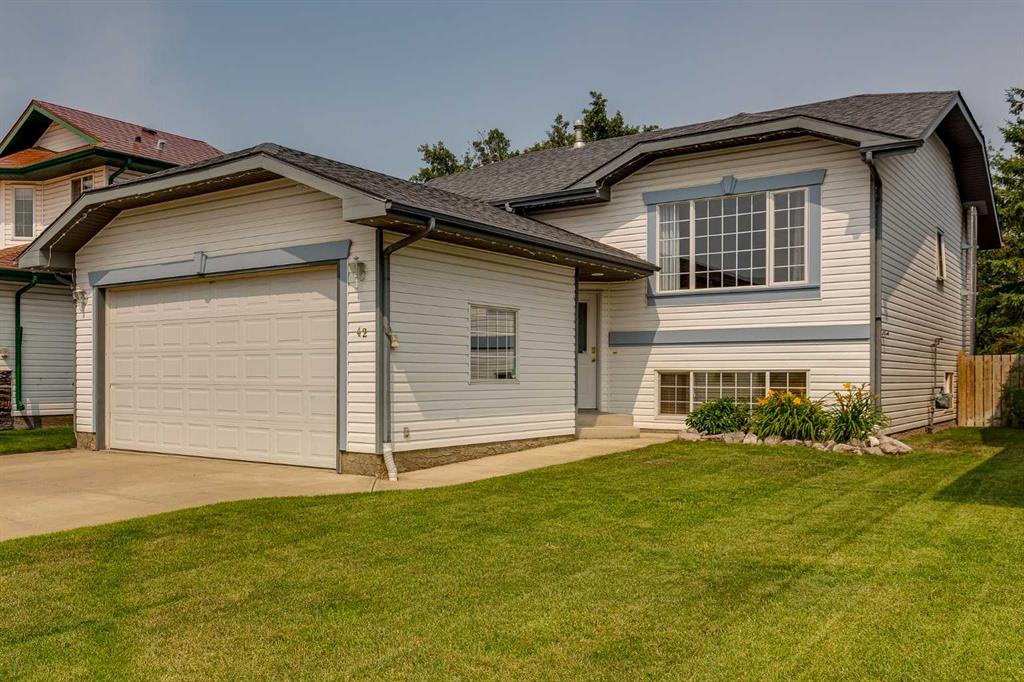 Picture of 42 Westglen Boulevard , Blackfalds Real Estate Listing