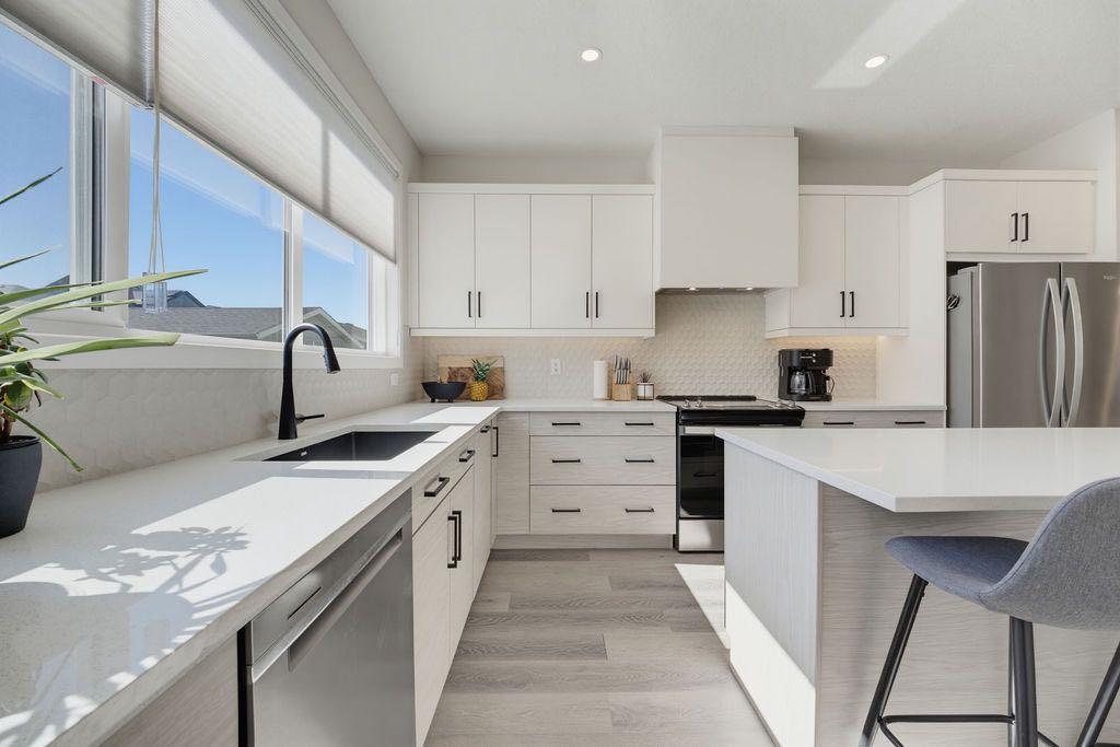 Picture of 9 Amblefield Passage NW, Calgary Real Estate Listing