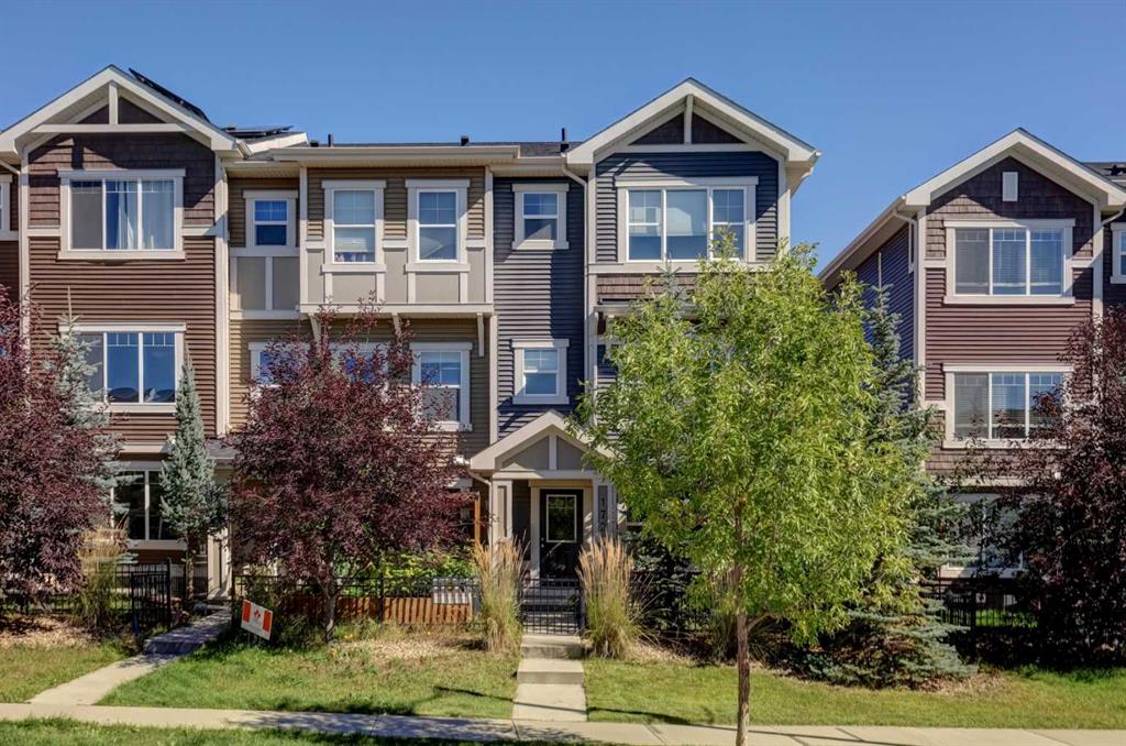 Picture of 172 Sundown Road , Cochrane Real Estate Listing