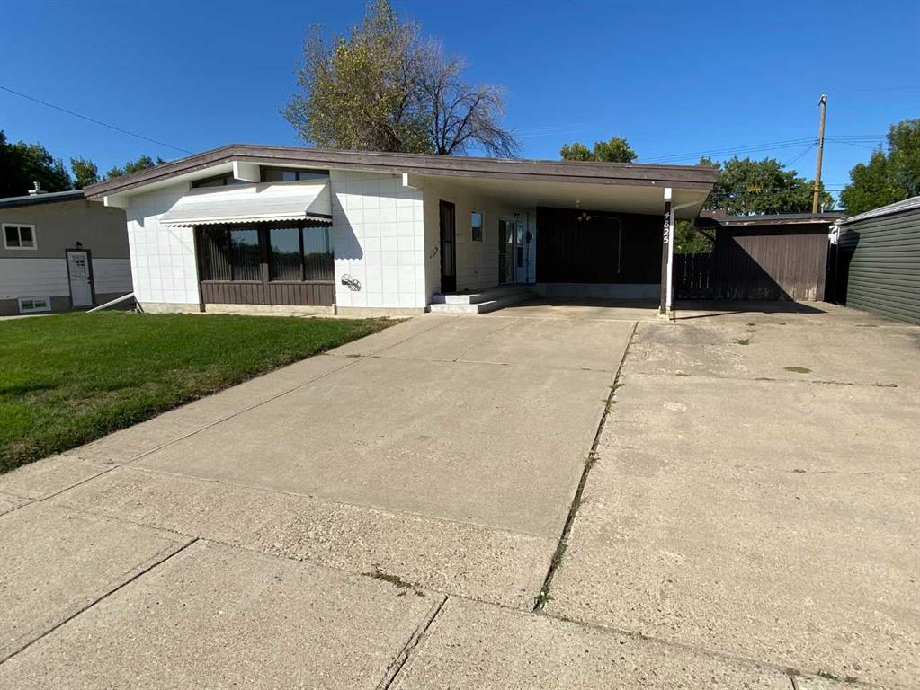 Picture of 4825 56 Avenue N, Taber Real Estate Listing