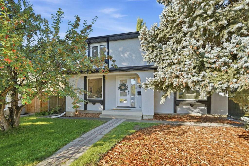 Picture of 44 Cedarwood Bay SW, Calgary Real Estate Listing