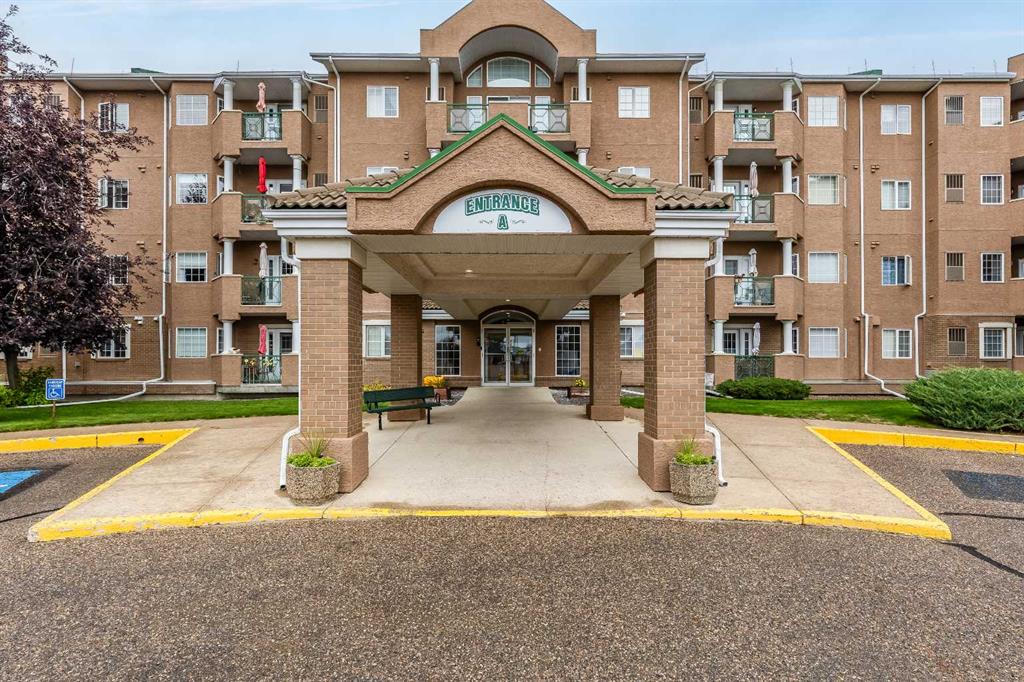 Picture of 120, 278 Park Meadows Drive SE, Medicine Hat Real Estate Listing