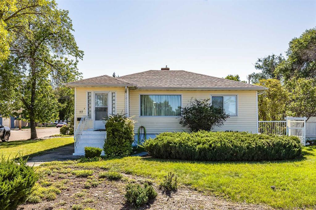 Picture of 77 9 Street NE, Medicine Hat Real Estate Listing